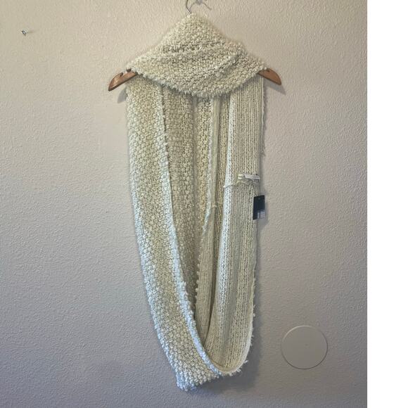 NWT Staring at Stars Anthropologie Loose Knit Ivory Cozy Chunky Infinity Scarf - Picture 2 of 12